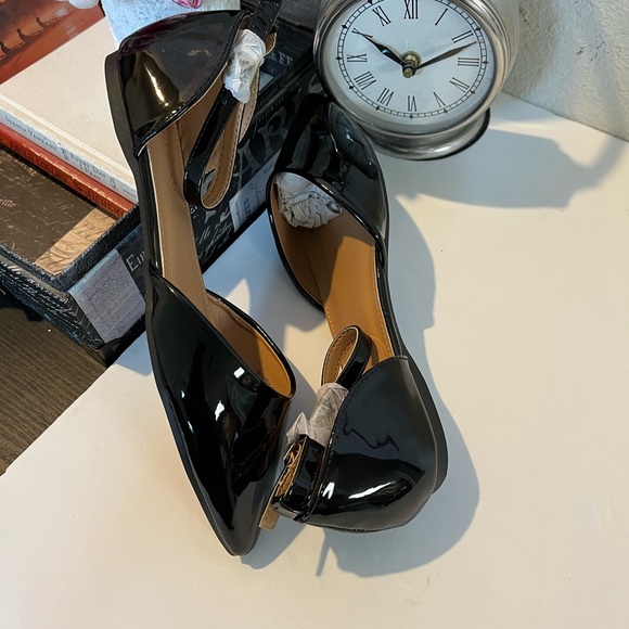 Black cut out flats - Picture 3 of 6